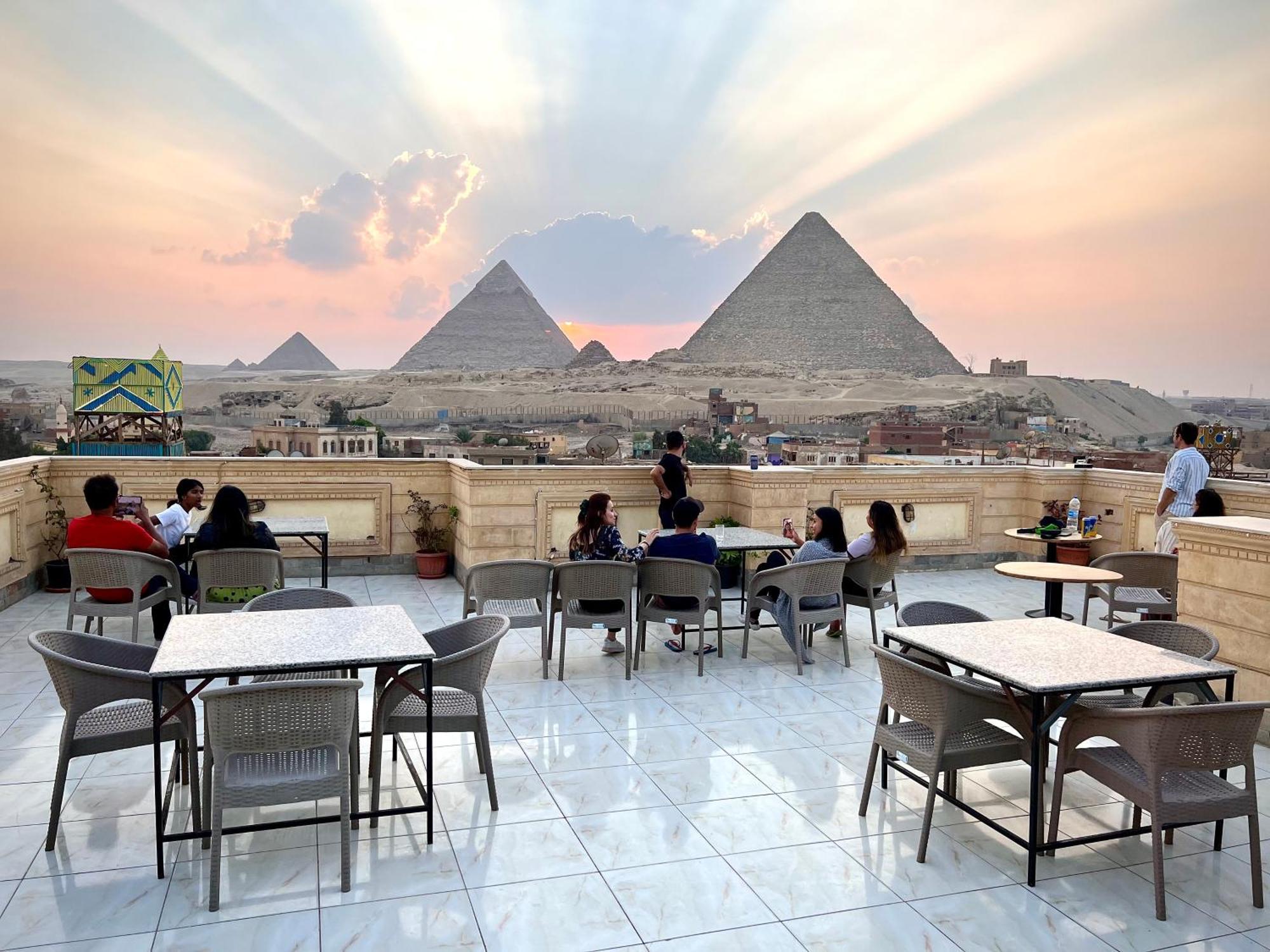 Moses Pyramids Inn Kafret el-Gabal Exterior foto